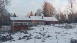 Vanha navettarakennus (päärakennus palanut aikanaan)